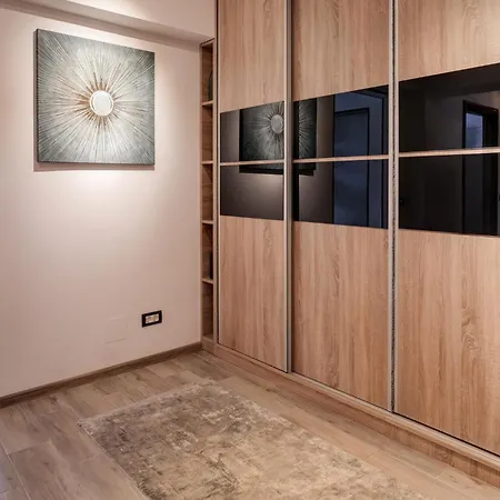 Chanttal Luxury - Fountain Appartement