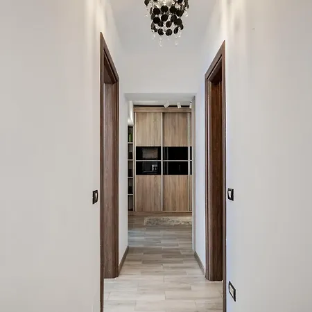 Chanttal Luxury - Fountain Apartman Bukarest